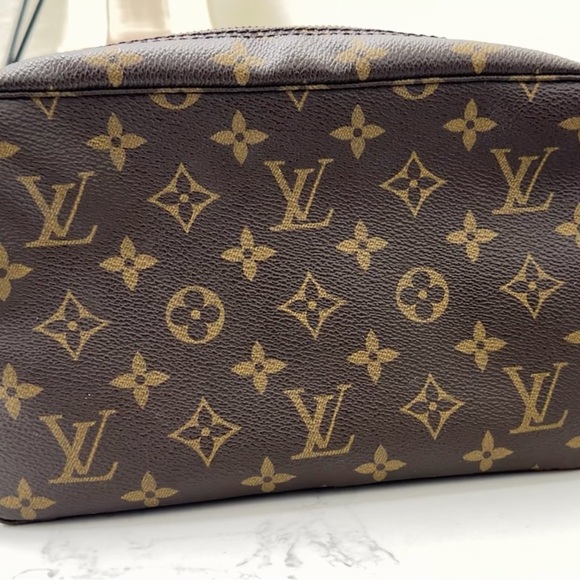 Louis Vuitton Trousse 23/ Cosmetic Pouch - Picture 4 of 15